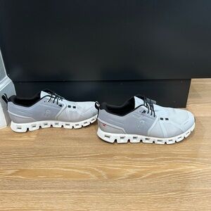 On Cloud 5 waterproof women’s size 10.5